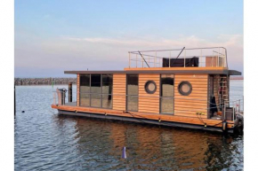 Hausboot Fjord HAVEN mit Biosauna in Barth in Barth